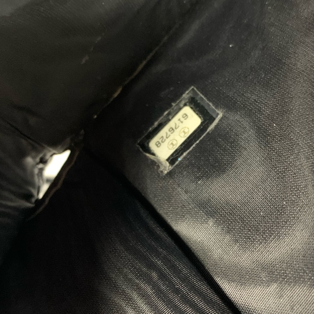 Authentic Chanel Caviar Compact Wallet - Picture 8 of 14